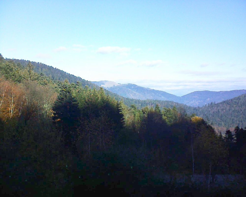 Le petit ballon vu depuis le Domaine Langmatt à Murbach le 22.11.2018 à 10:45 Le petit ballon (Alsace, Vosges) le 22.11.2018 à 10:45