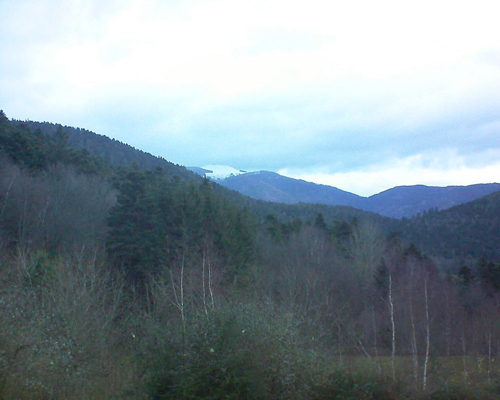Le petit ballon vu depuis le Domaine Langmatt à Murbach le 10.12.2018 à 08:15 Le petit ballon (Alsace, Vosges) le 10.12.2018 à 08:15