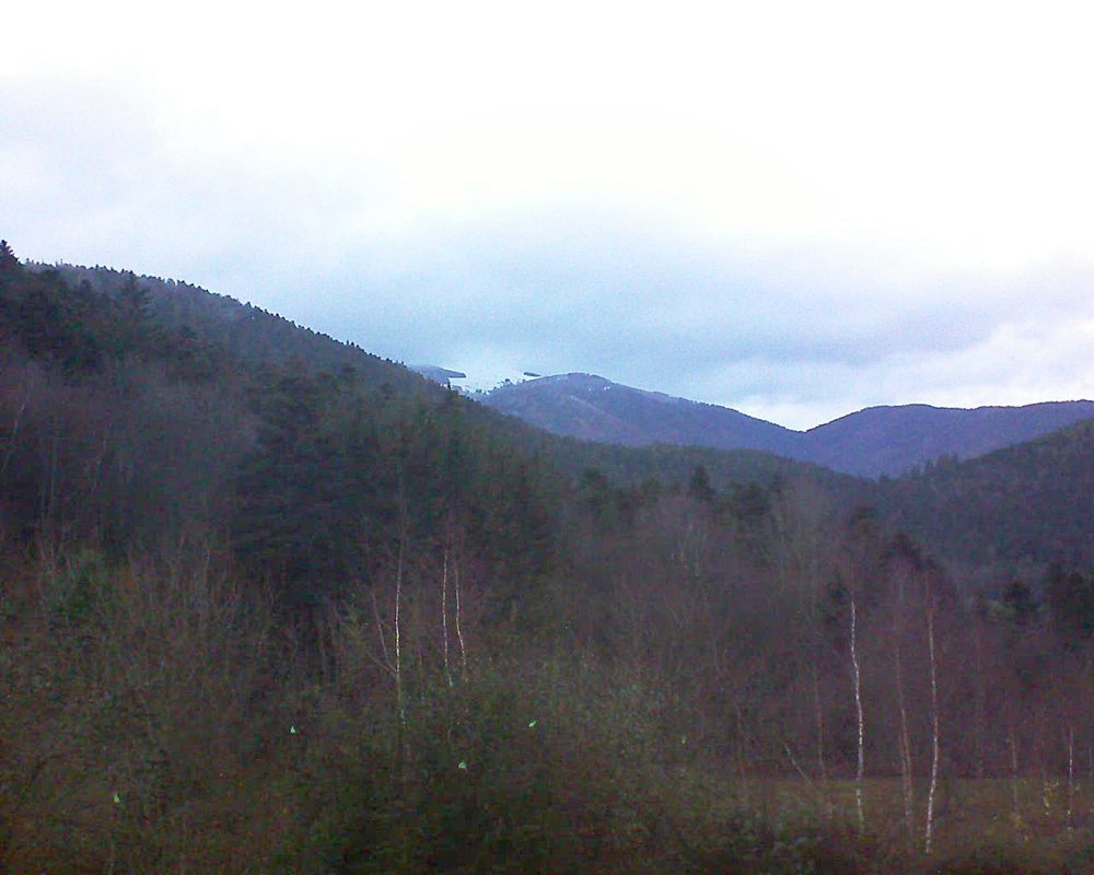 Le petit ballon vu depuis le Domaine Langmatt à Murbach le 10.12.2018 à 16:45 Le petit ballon (Alsace, Vosges) le 10.12.2018 à 16:45