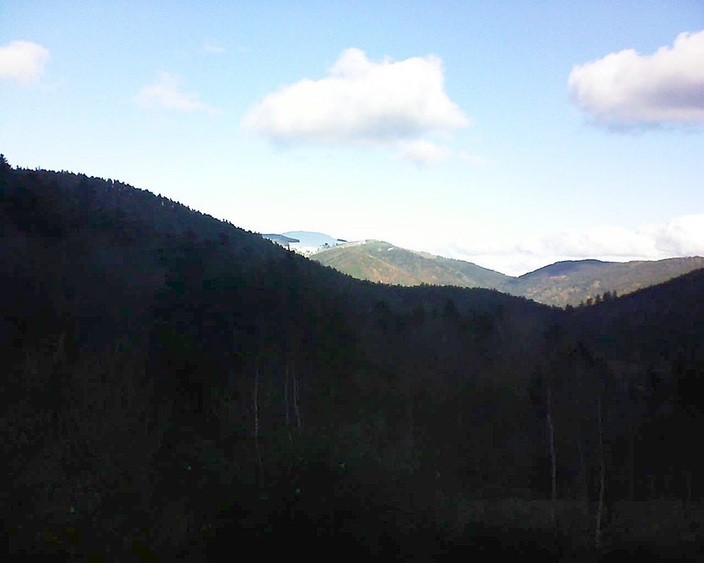 Le petit ballon vu depuis le Domaine Langmatt à Murbach le 11.12.2018 à 11:15 Le petit ballon (Alsace, Vosges) le 11.12.2018 à 11:15