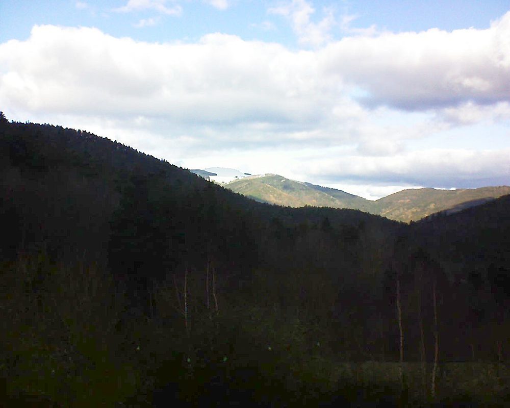 Le petit ballon vu depuis le Domaine Langmatt à Murbach le 11.12.2018 à 12:15 Le petit ballon (Alsace, Vosges) le 11.12.2018 à 12:15