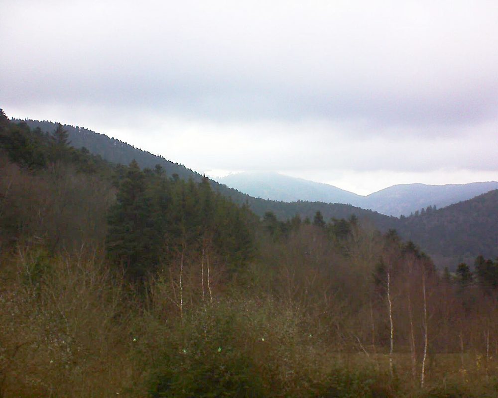 Le petit ballon vu depuis le Domaine Langmatt à Murbach le 11.12.2018 à 15:00 Le petit ballon (Alsace, Vosges) le 11.12.2018 à 15:00