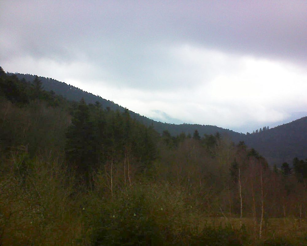 Le petit ballon vu depuis le Domaine Langmatt à Murbach le 13.12.2018 à 13:45 Le petit ballon (Alsace, Vosges) le 13.12.2018 à 13:45