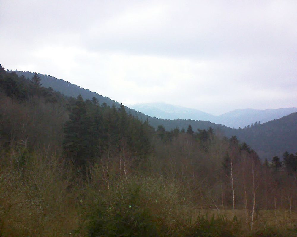Le petit ballon vu depuis le Domaine Langmatt à Murbach le 14.12.2018 à 09:30 Le petit ballon (Alsace, Vosges) le 14.12.2018 à 09:30