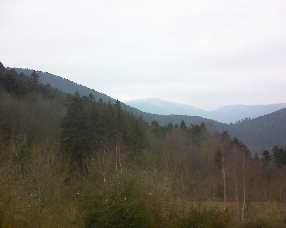Le petit ballon vu depuis le Domaine Langmatt à Murbach le 14.12.2018 à 14:45 Le petit ballon (Alsace, Vosges) le 14.12.2018 à 14:45