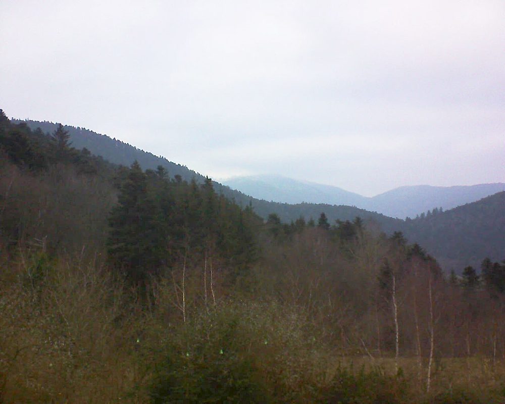 Le petit ballon vu depuis le Domaine Langmatt à Murbach le 14.12.2018 à 15:15 Le petit ballon (Alsace, Vosges) le 14.12.2018 à 15:15