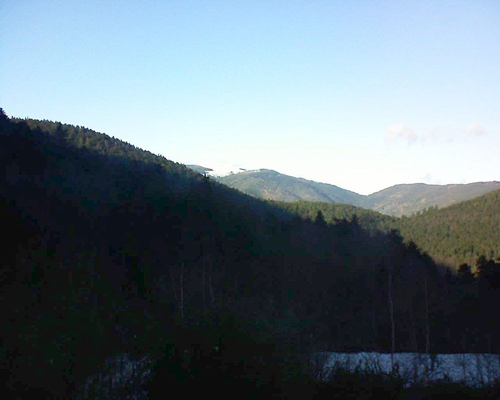 Le petit ballon vu depuis le Domaine Langmatt à Murbach le 16.12.2018 à 14:45 Le petit ballon (Alsace, Vosges) le 16.12.2018 à 14:45