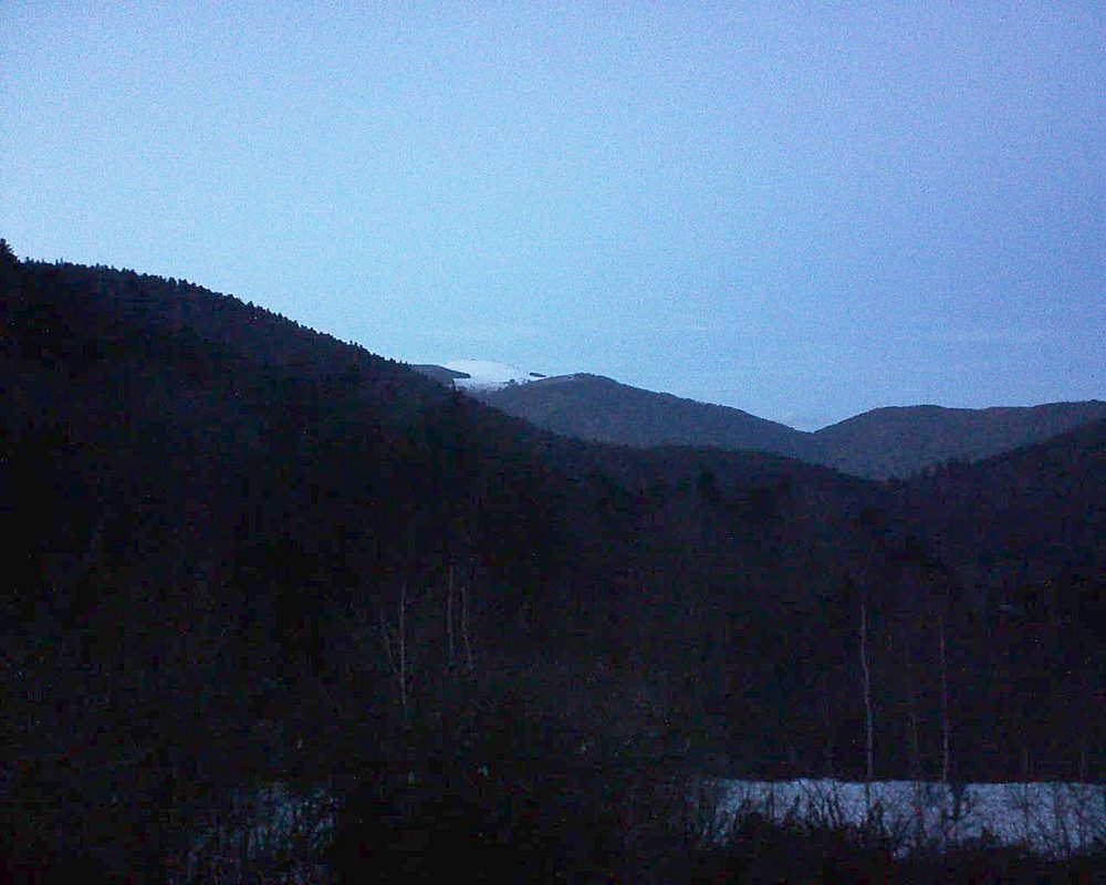 Le petit ballon vu depuis le Domaine Langmatt à Murbach le 16.12.2018 à 17:00 Le petit ballon (Alsace, Vosges) le 16.12.2018 à 17:00
