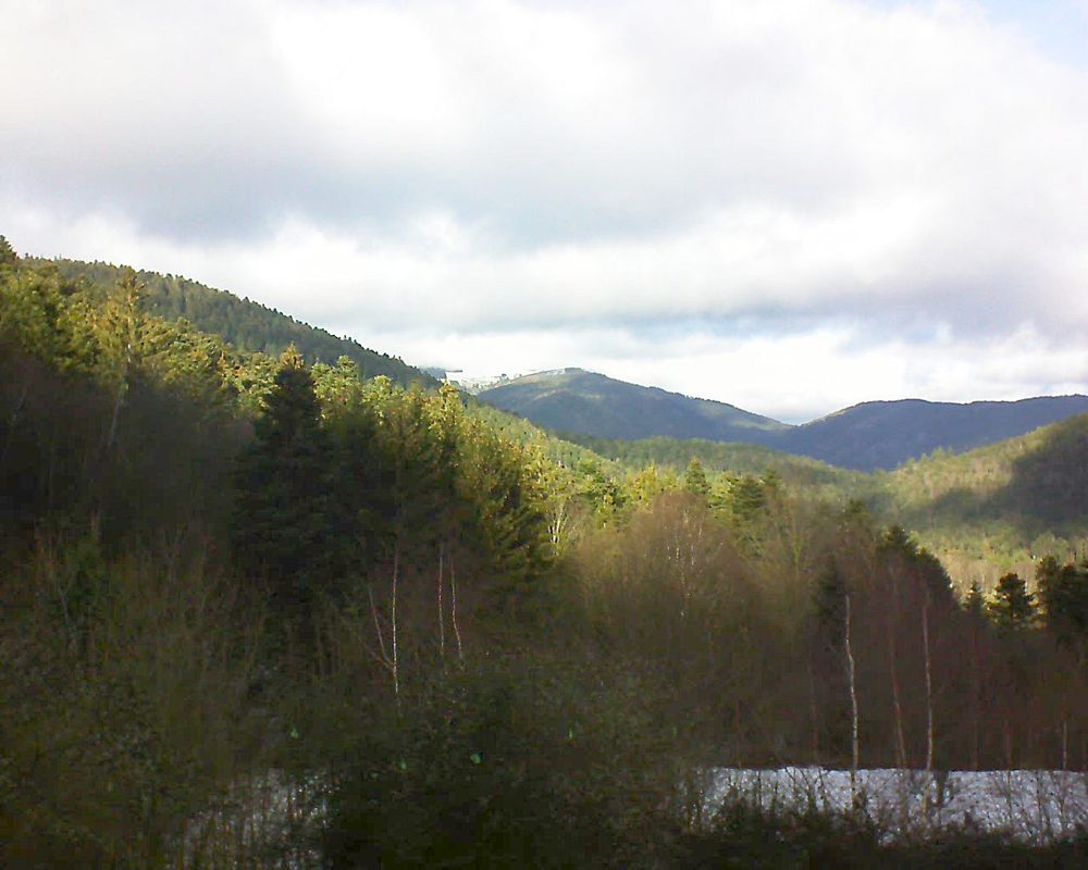 Le petit ballon vu depuis le Domaine Langmatt à Murbach le 17.12.2018 à 13:15 Le petit ballon (Alsace, Vosges) le 17.12.2018 à 13:15