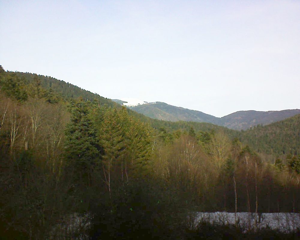 Le petit ballon vu depuis le Domaine Langmatt à Murbach le 18.12.2018 à 12:15 Le petit ballon (Alsace, Vosges) le 18.12.2018 à 12:15