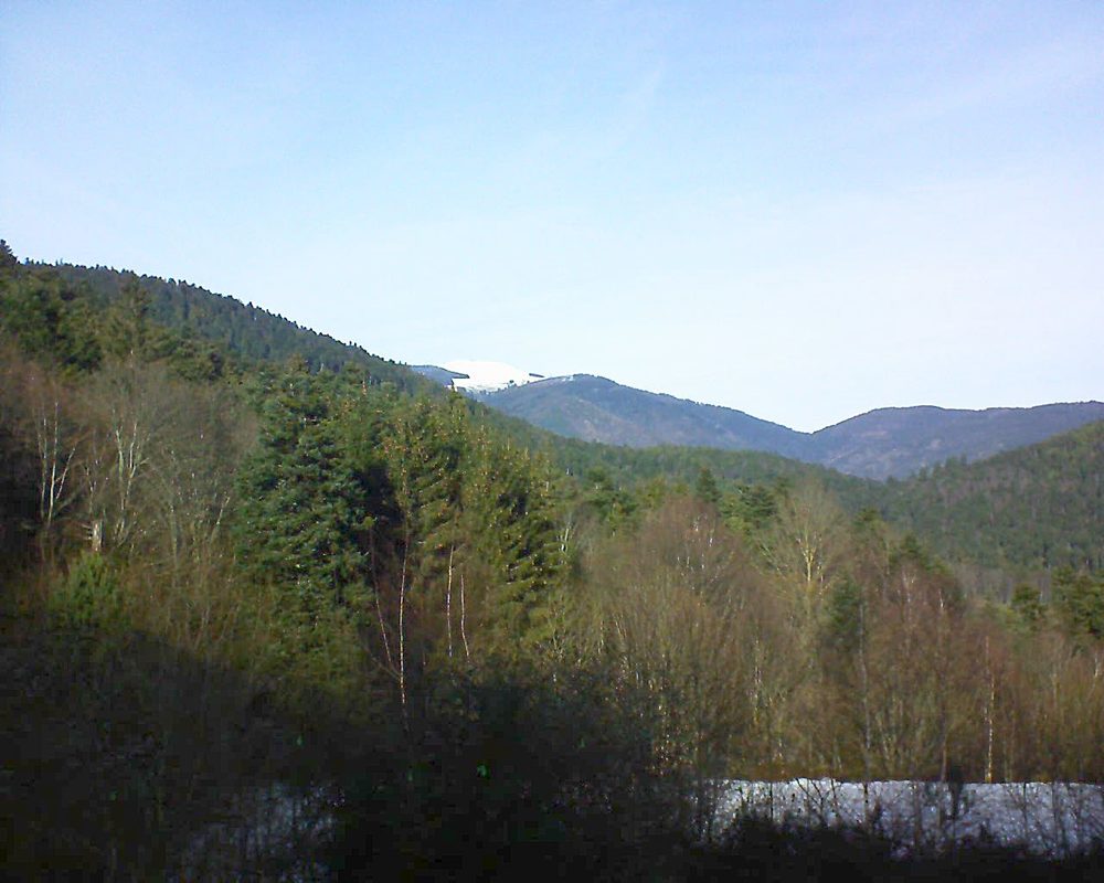 Le petit ballon vu depuis le Domaine Langmatt à Murbach le 18.12.2018 à 13:00 Le petit ballon (Alsace, Vosges) le 18.12.2018 à 13:00