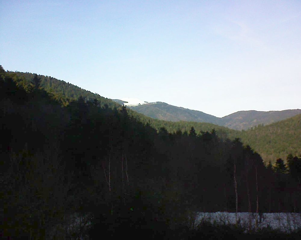 Le petit ballon vu depuis le Domaine Langmatt à Murbach le 18.12.2018 à 13:45 Le petit ballon (Alsace, Vosges) le 18.12.2018 à 13:45