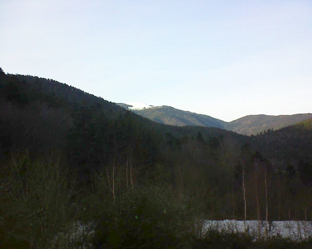 Le petit ballon vu depuis le Domaine Langmatt à Murbach le 18.12.2018 à 15:15 Le petit ballon (Alsace, Vosges) le 18.12.2018 à 15:15