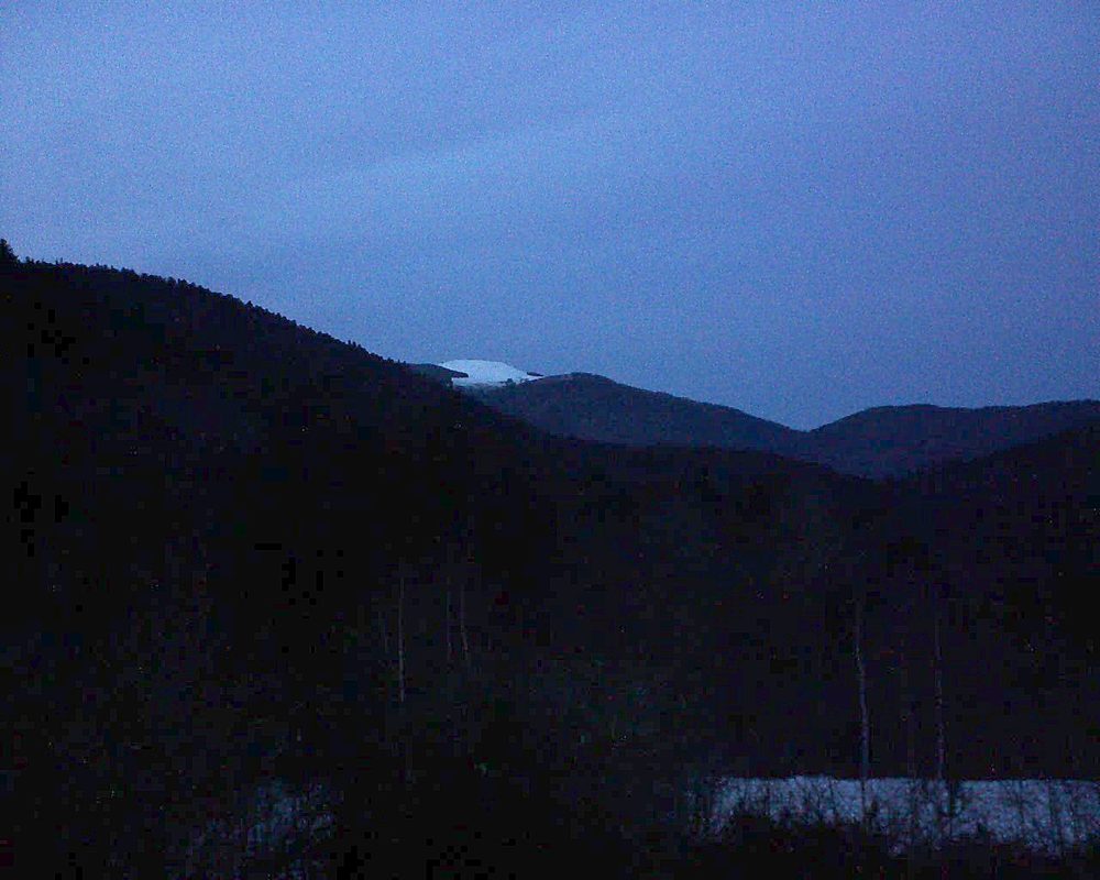 Le petit ballon vu depuis le Domaine Langmatt à Murbach le 18.12.2018 à 17:00 Le petit ballon (Alsace, Vosges) le 18.12.2018 à 17:00