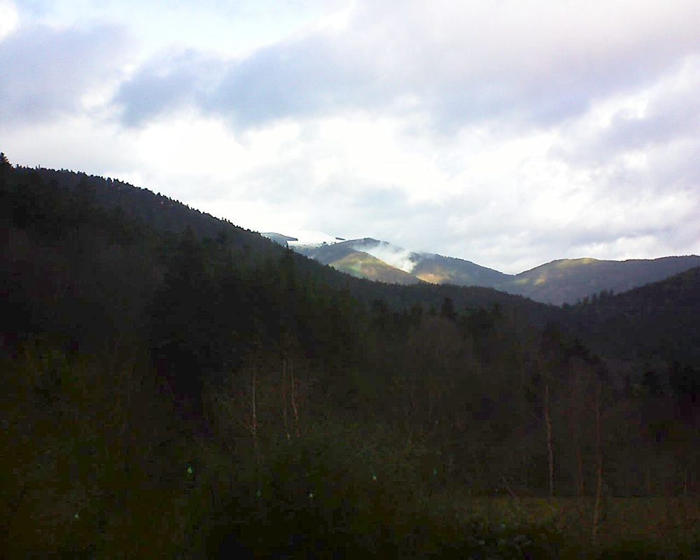 Le petit ballon vu depuis le Domaine Langmatt à Murbach le 20.12.2018 à 12:45 Le petit ballon (Alsace, Vosges) le 20.12.2018 à 12:45