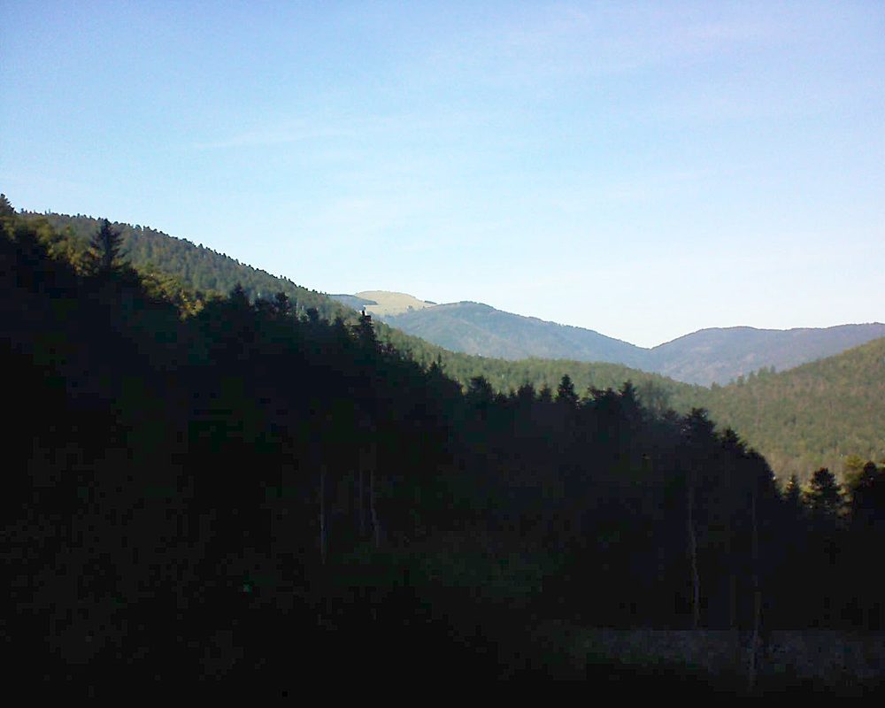 Le petit ballon vu depuis le Domaine Langmatt à Murbach le 25.12.2018 à 13:45 Le petit ballon (Alsace, Vosges) le 25.12.2018 à 13:45