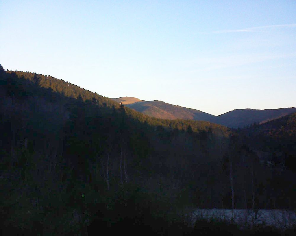 Le petit ballon vu depuis le Domaine Langmatt à Murbach le 26.12.2018 à 08:30 Le petit ballon (Alsace, Vosges) le 26.12.2018 à 08:30