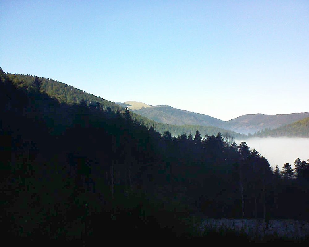 Le petit ballon vu depuis le Domaine Langmatt à Murbach le 26.12.2018 à 14:15 Le petit ballon (Alsace, Vosges) le 26.12.2018 à 14:15