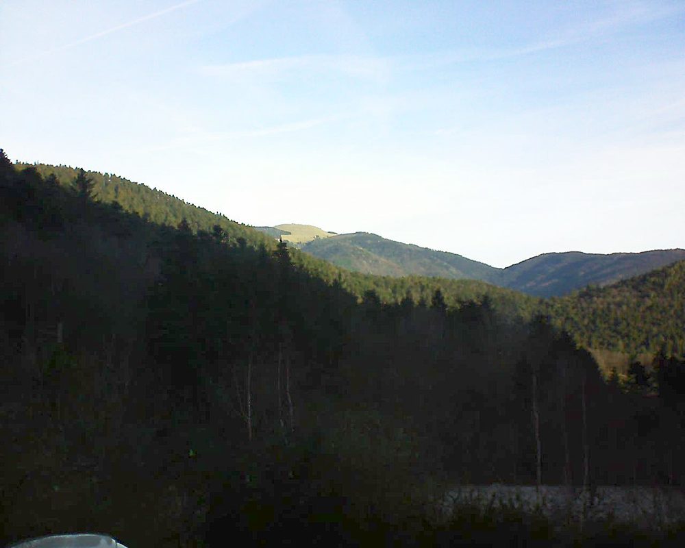 Le petit ballon vu depuis le Domaine Langmatt à Murbach le 27.12.2018 à 09:45 Le petit ballon (Alsace, Vosges) le 27.12.2018 à 09:45