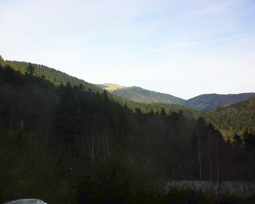 Le petit ballon vu depuis le Domaine Langmatt à Murbach le 27.12.2018 à 10:15 Le petit ballon (Alsace, Vosges) le 27.12.2018 à 10:15