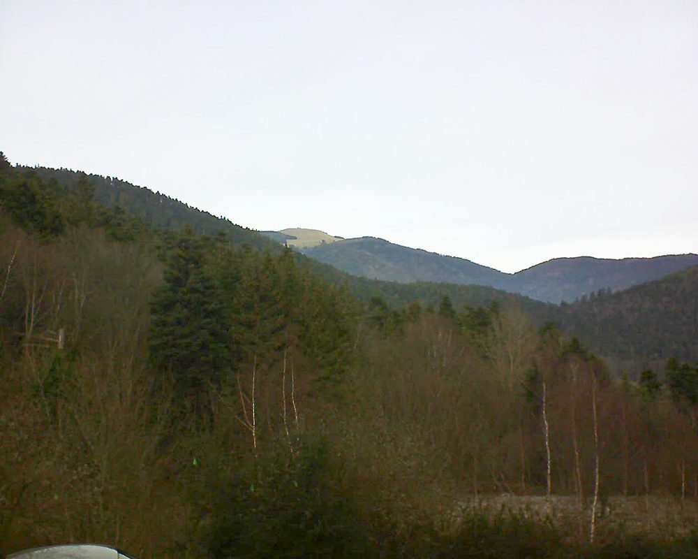Le petit ballon vu depuis le Domaine Langmatt à Murbach le 27.12.2018 à 12:15 Le petit ballon (Alsace, Vosges) le 27.12.2018 à 12:15