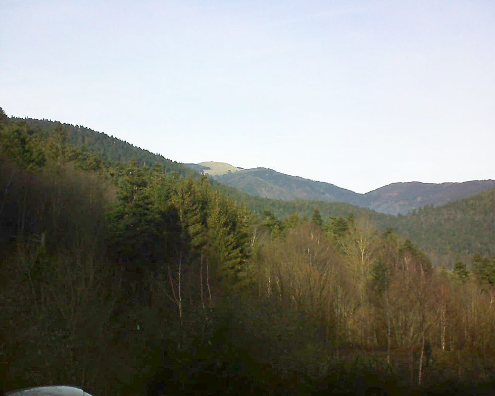 Le petit ballon vu depuis le Domaine Langmatt à Murbach le 27.12.2018 à 13:15 Le petit ballon (Alsace, Vosges) le 27.12.2018 à 13:15