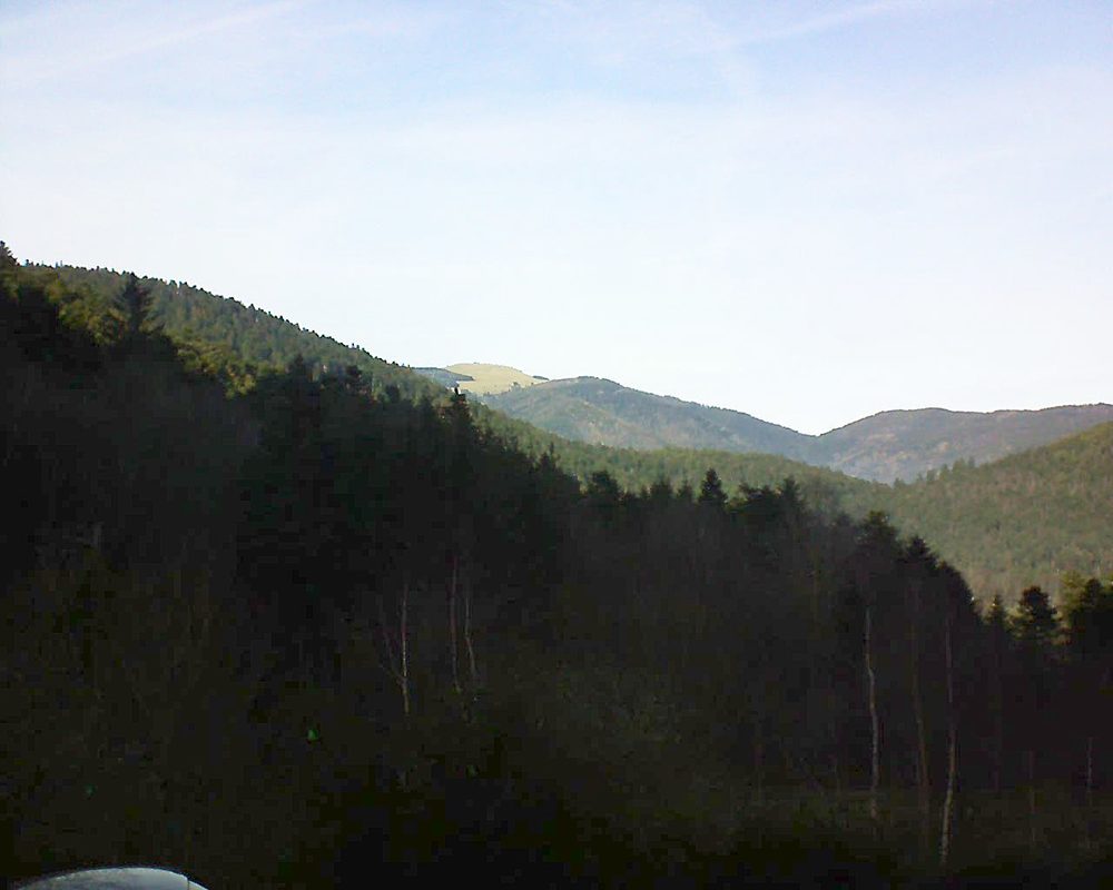 Le petit ballon vu depuis le Domaine Langmatt à Murbach le 27.12.2018 à 13:45 Le petit ballon (Alsace, Vosges) le 27.12.2018 à 13:45
