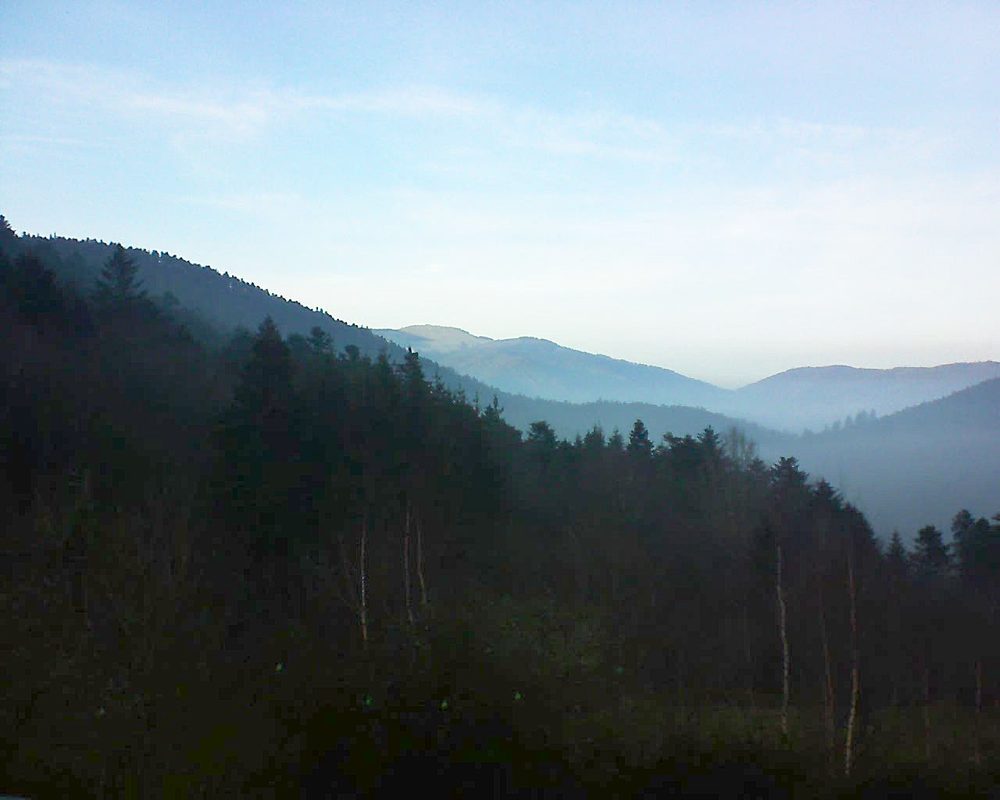 Le petit ballon vu depuis le Domaine Langmatt à Murbach le 29.12.2018 à 15:45 Le petit ballon (Alsace, Vosges) le 29.12.2018 à 15:45