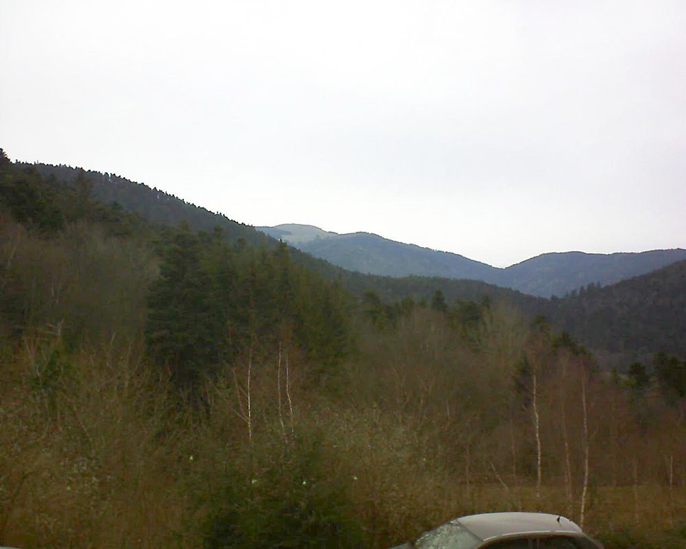Le petit ballon vu depuis le Domaine Langmatt à Murbach le 30.12.2018 à 11:15 Le petit ballon (Alsace, Vosges) le 30.12.2018 à 11:15