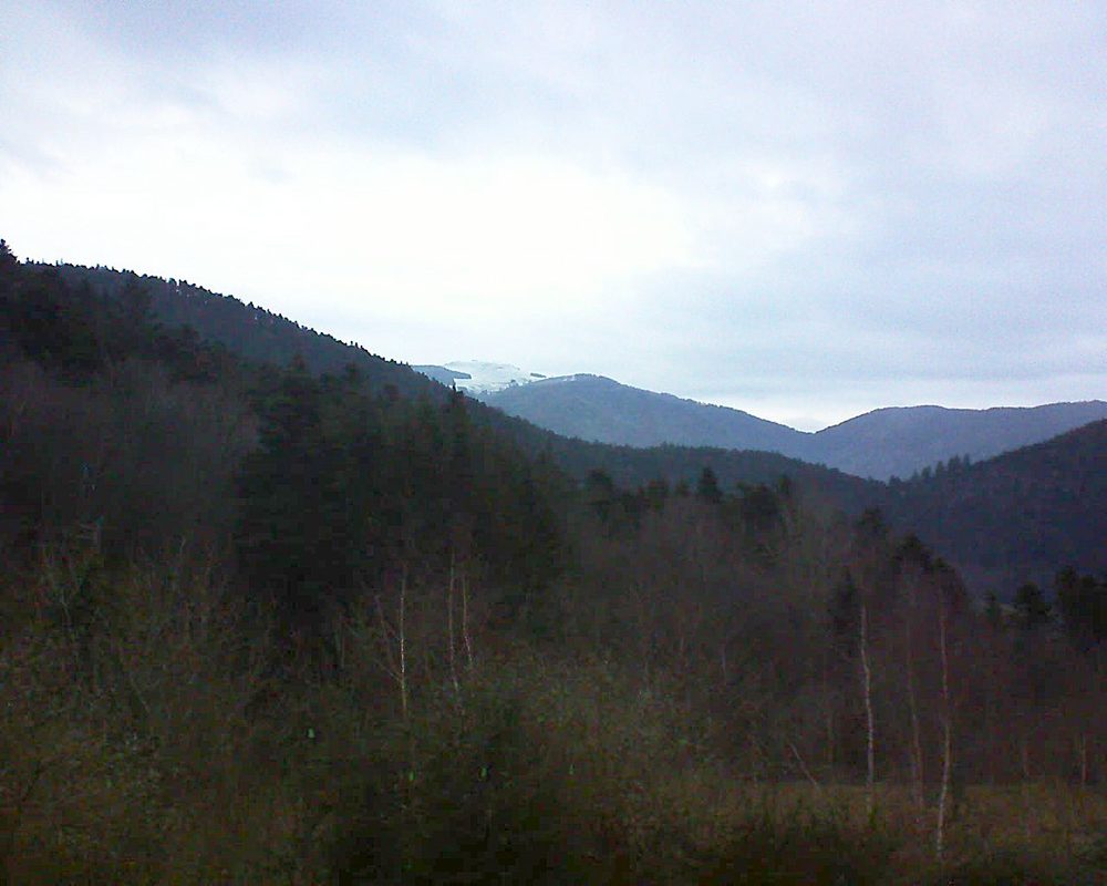 Le petit ballon vu depuis le Domaine Langmatt à Murbach le 03.01.2019 à 16:45 Le petit ballon (Alsace, Vosges) le 03.01.2019 à 16:45
