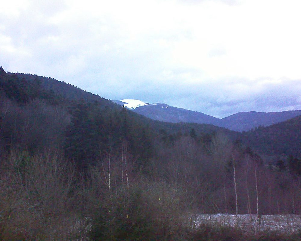 Le petit ballon vu depuis le Domaine Langmatt à Murbach le 17.01.2019 à 17:15 Le petit ballon (Alsace, Vosges) le 17.01.2019 à 17:15