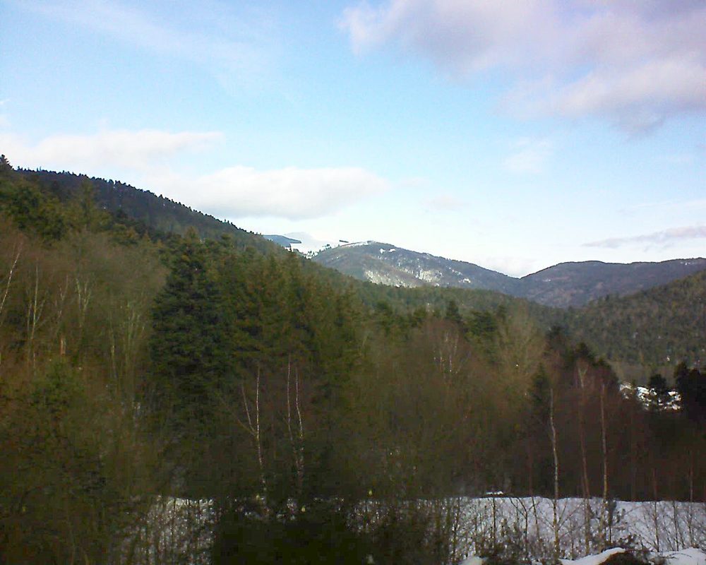 Le petit ballon vu depuis le Domaine Langmatt à Murbach le 02.02.2019 à 11:15 Le petit ballon (Alsace, Vosges) le 02.02.2019 à 11:15