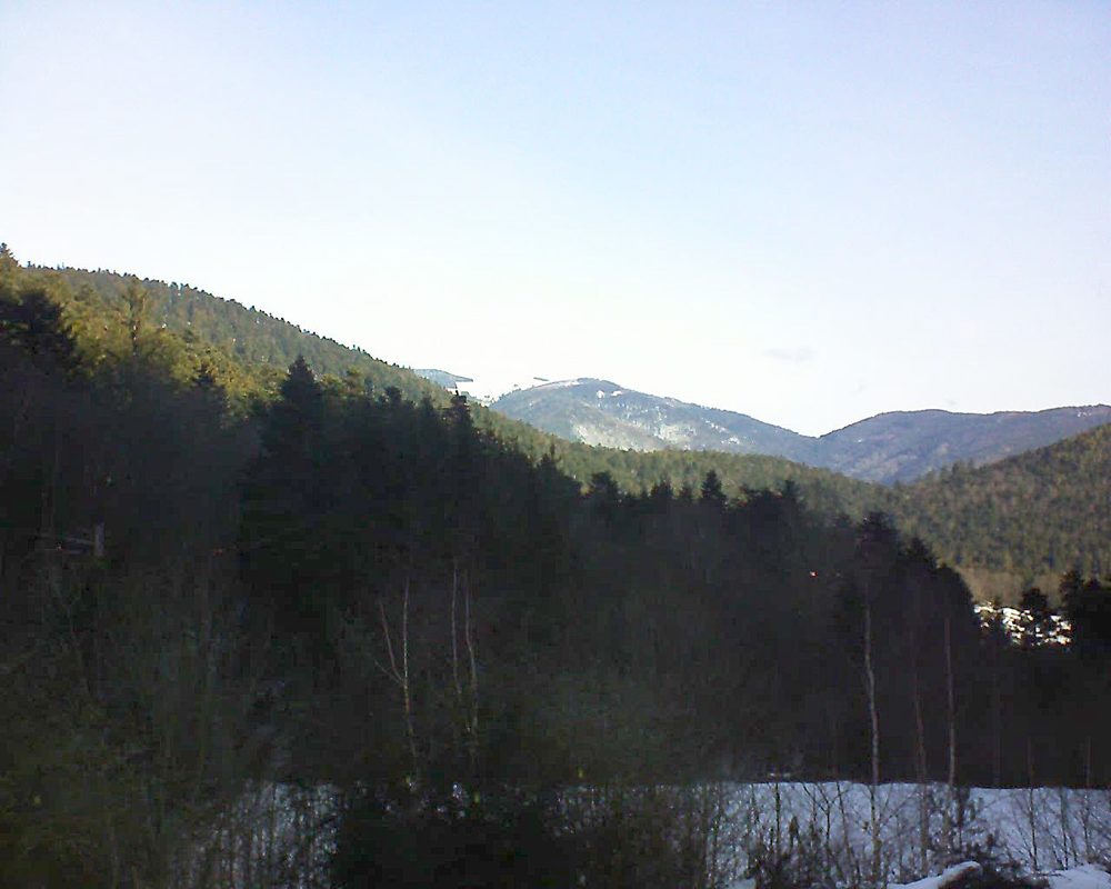 Le petit ballon vu depuis le Domaine Langmatt à Murbach le 04.02.2019 à 10:15 Le petit ballon (Alsace, Vosges) le 04.02.2019 à 10:15