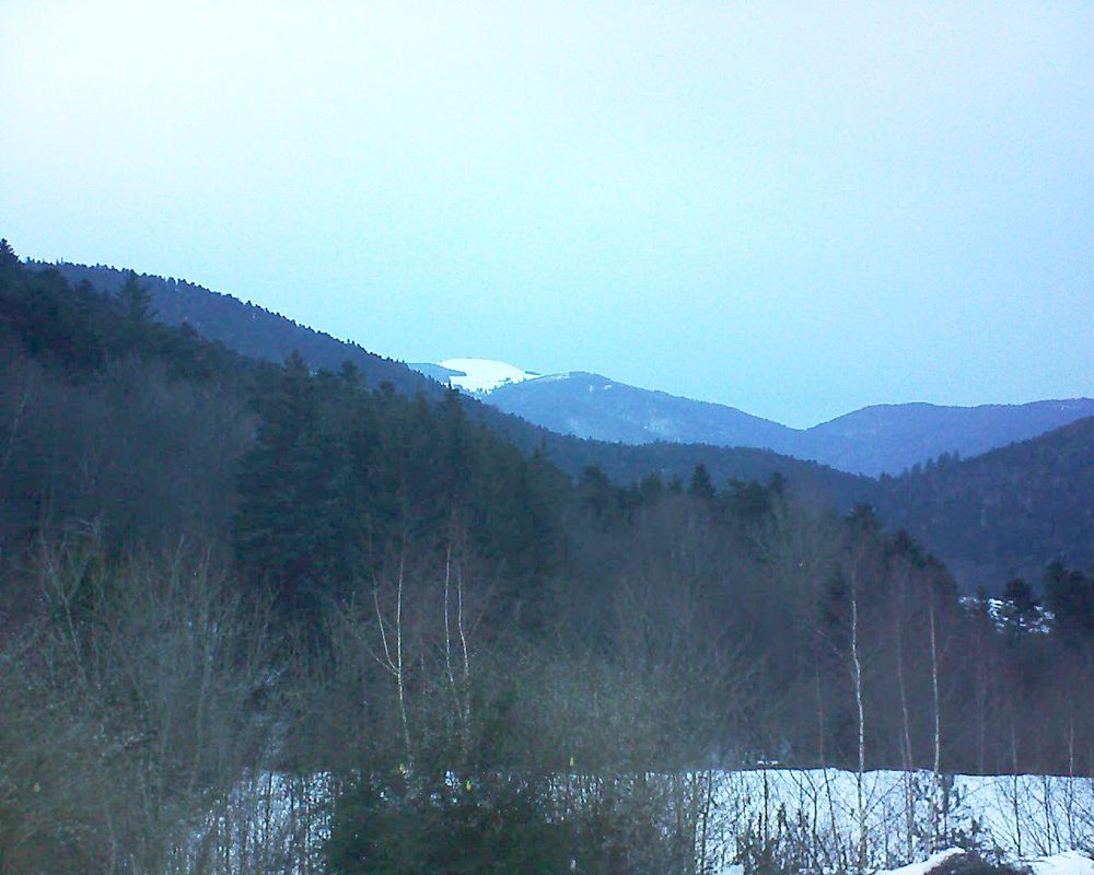 Le petit ballon vu depuis le Domaine Langmatt à Murbach le 04.02.2019 à 17:30 Le petit ballon (Alsace, Vosges) le 04.02.2019 à 17:30