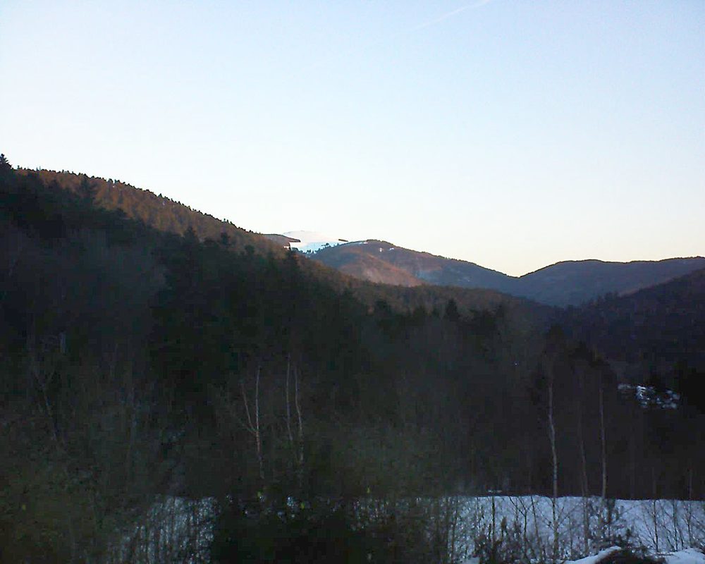 Le petit ballon vu depuis le Domaine Langmatt à Murbach le 05.02.2019 à 08:00 Le petit ballon (Alsace, Vosges) le 05.02.2019 à 08:00