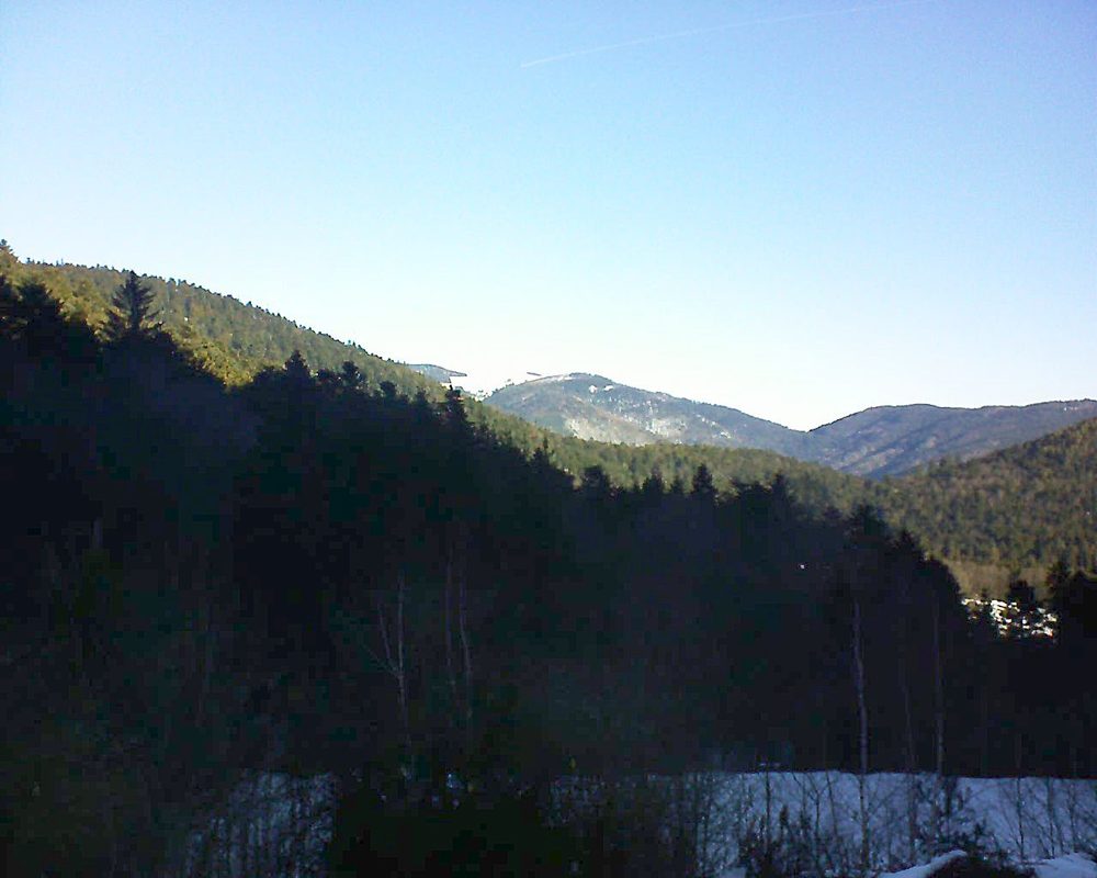 Le petit ballon vu depuis le Domaine Langmatt à Murbach le 05.02.2019 à 10:00 Le petit ballon (Alsace, Vosges) le 05.02.2019 à 10:00