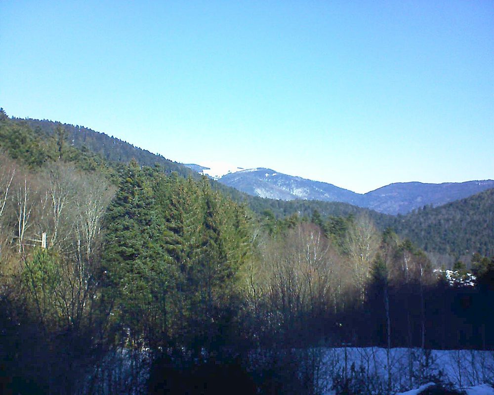 Le petit ballon vu depuis le Domaine Langmatt à Murbach le 05.02.2019 à 11:00 Le petit ballon (Alsace, Vosges) le 05.02.2019 à 11:00