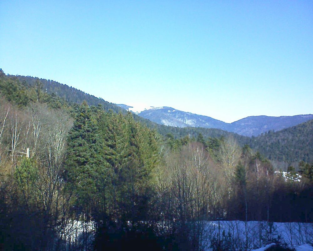 Le petit ballon vu depuis le Domaine Langmatt à Murbach le 05.02.2019 à 11:15 Le petit ballon (Alsace, Vosges) le 05.02.2019 à 11:15