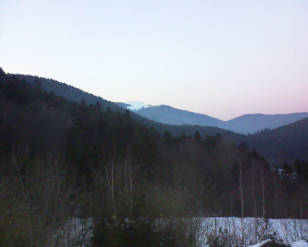 Le petit ballon vu depuis le Domaine Langmatt à Murbach le 05.02.2019 à 17:45 Le petit ballon (Alsace, Vosges) le 05.02.2019 à 17:45