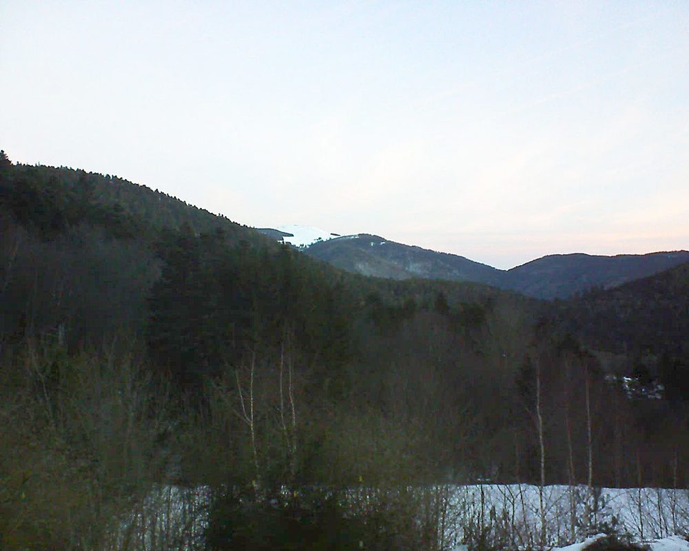 Le petit ballon vu depuis le Domaine Langmatt à Murbach le 06.02.2019 à 07:45 Le petit ballon (Alsace, Vosges) le 06.02.2019 à 07:45