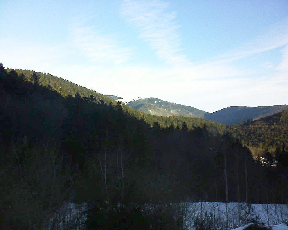 Le petit ballon vu depuis le Domaine Langmatt à Murbach le 06.02.2019 à 09:00 Le petit ballon (Alsace, Vosges) le 06.02.2019 à 09:00