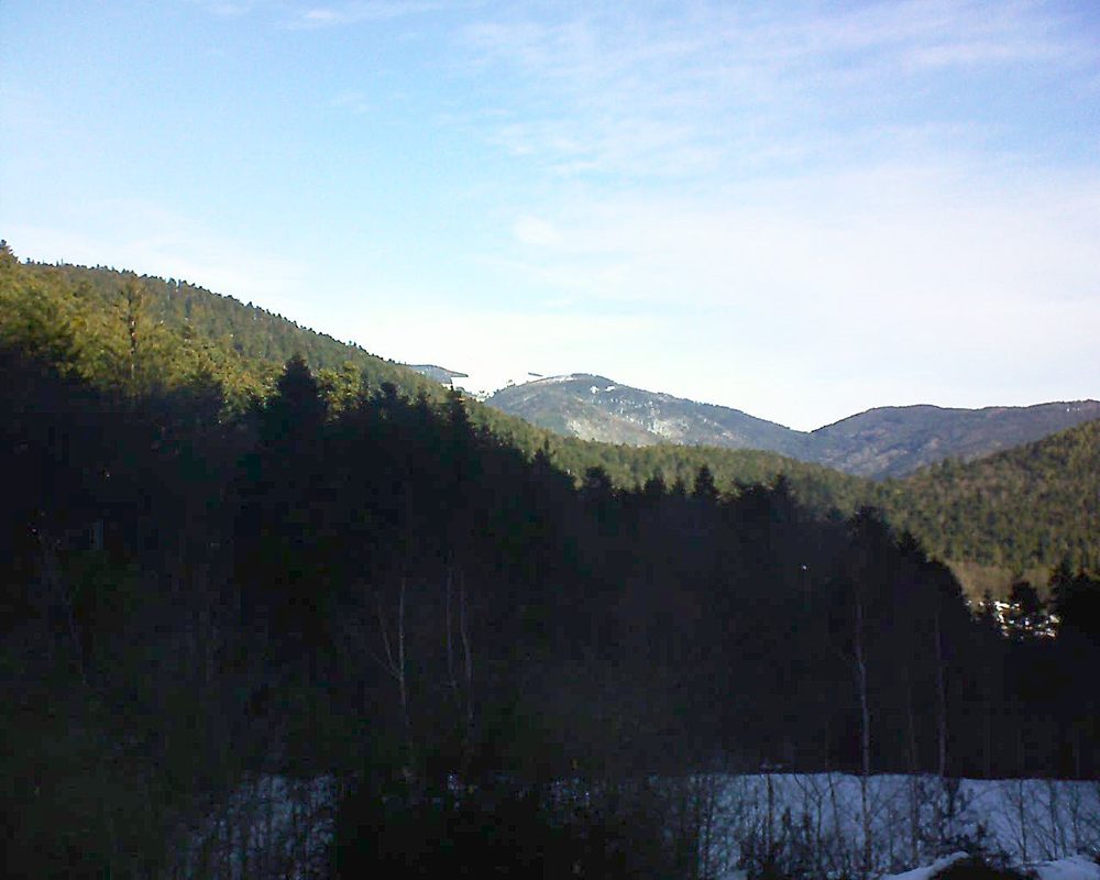 Le petit ballon vu depuis le Domaine Langmatt à Murbach le 06.02.2019 à 10:15 Le petit ballon (Alsace, Vosges) le 06.02.2019 à 10:15