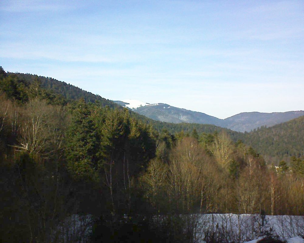 Le petit ballon vu depuis le Domaine Langmatt à Murbach le 06.02.2019 à 14:45 Le petit ballon (Alsace, Vosges) le 06.02.2019 à 14:45