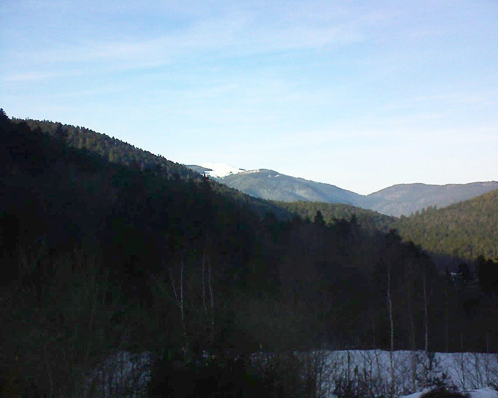 Le petit ballon vu depuis le Domaine Langmatt à Murbach le 06.02.2019 à 15:45 Le petit ballon (Alsace, Vosges) le 06.02.2019 à 15:45