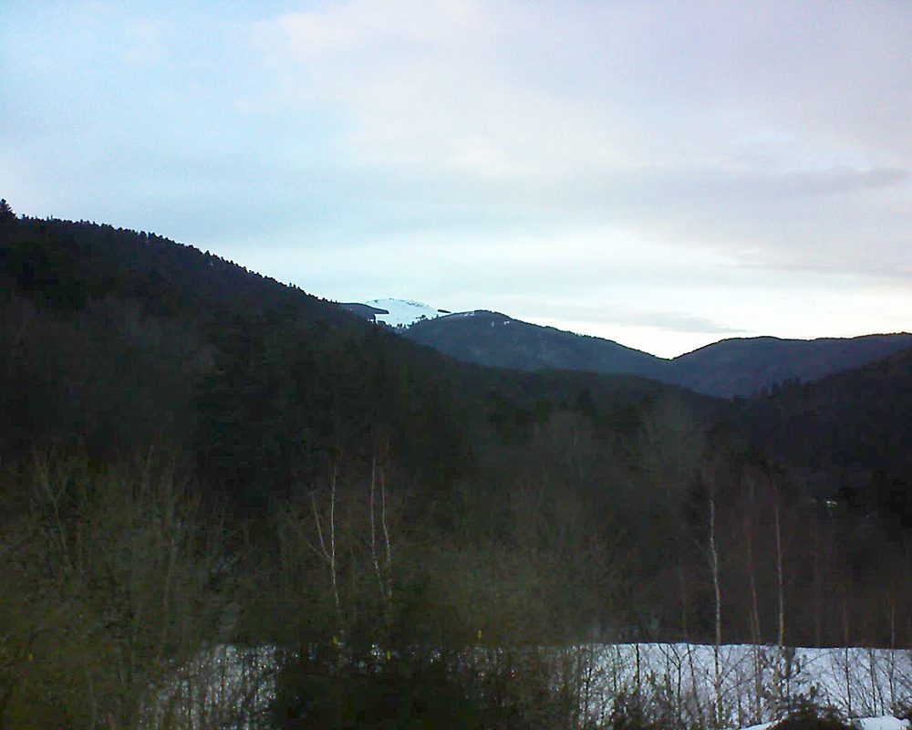Le petit ballon vu depuis le Domaine Langmatt à Murbach le 07.02.2019 à 17:15 Le petit ballon (Alsace, Vosges) le 07.02.2019 à 17:15