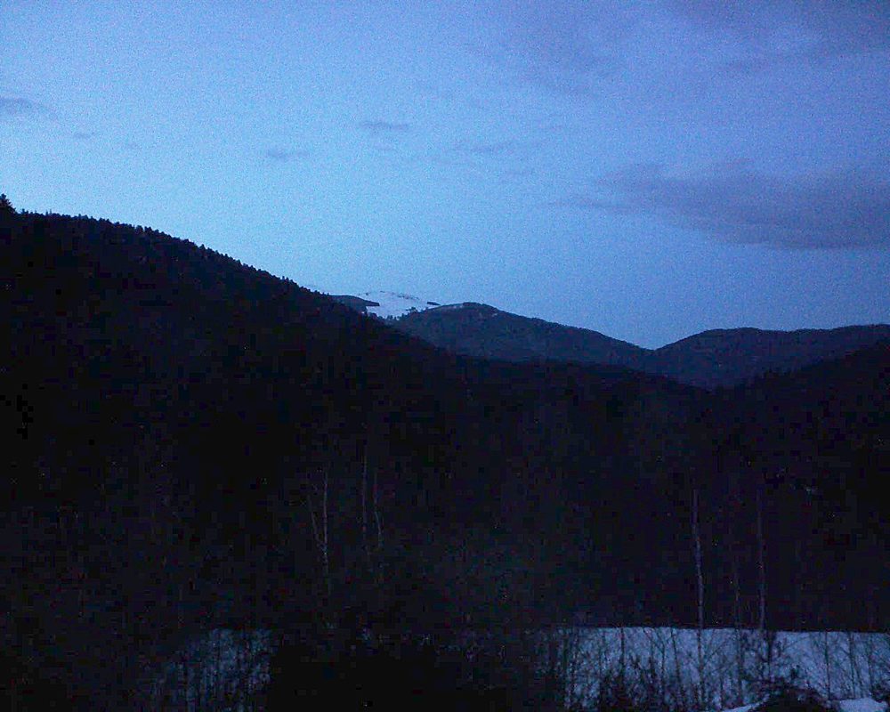 Le petit ballon vu depuis le Domaine Langmatt à Murbach le 07.02.2019 à 18:00 Le petit ballon (Alsace, Vosges) le 07.02.2019 à 18:00