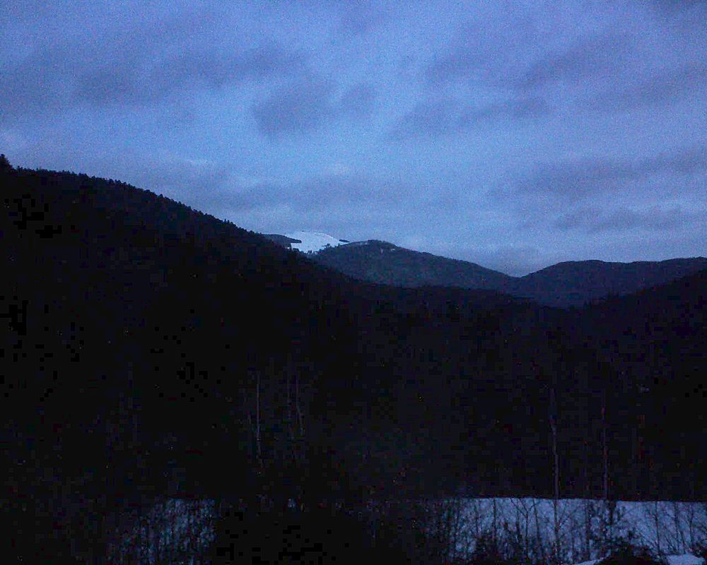 Le petit ballon vu depuis le Domaine Langmatt à Murbach le 08.02.2019 à 07:30 Le petit ballon (Alsace, Vosges) le 08.02.2019 à 07:30