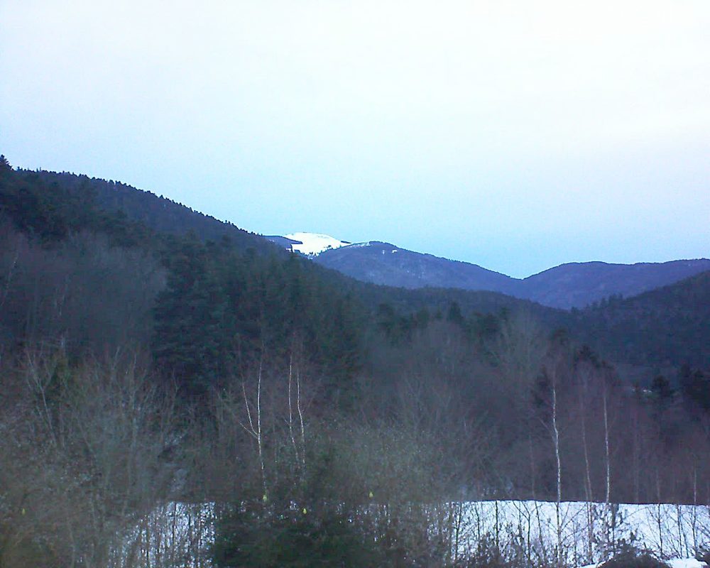 Le petit ballon vu depuis le Domaine Langmatt à Murbach le 08.02.2019 à 17:30 Le petit ballon (Alsace, Vosges) le 08.02.2019 à 17:30