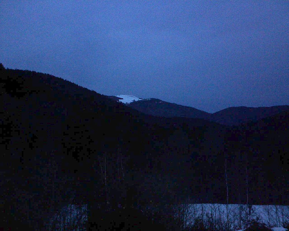 Le petit ballon vu depuis le Domaine Langmatt à Murbach le 08.02.2019 à 18:00 Le petit ballon (Alsace, Vosges) le 08.02.2019 à 18:00
