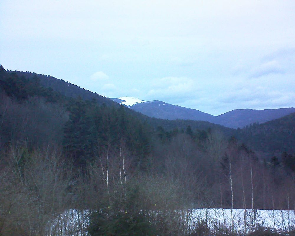 Le petit ballon vu depuis le Domaine Langmatt à Murbach le 09.02.2019 à 17:30 Le petit ballon (Alsace, Vosges) le 09.02.2019 à 17:30